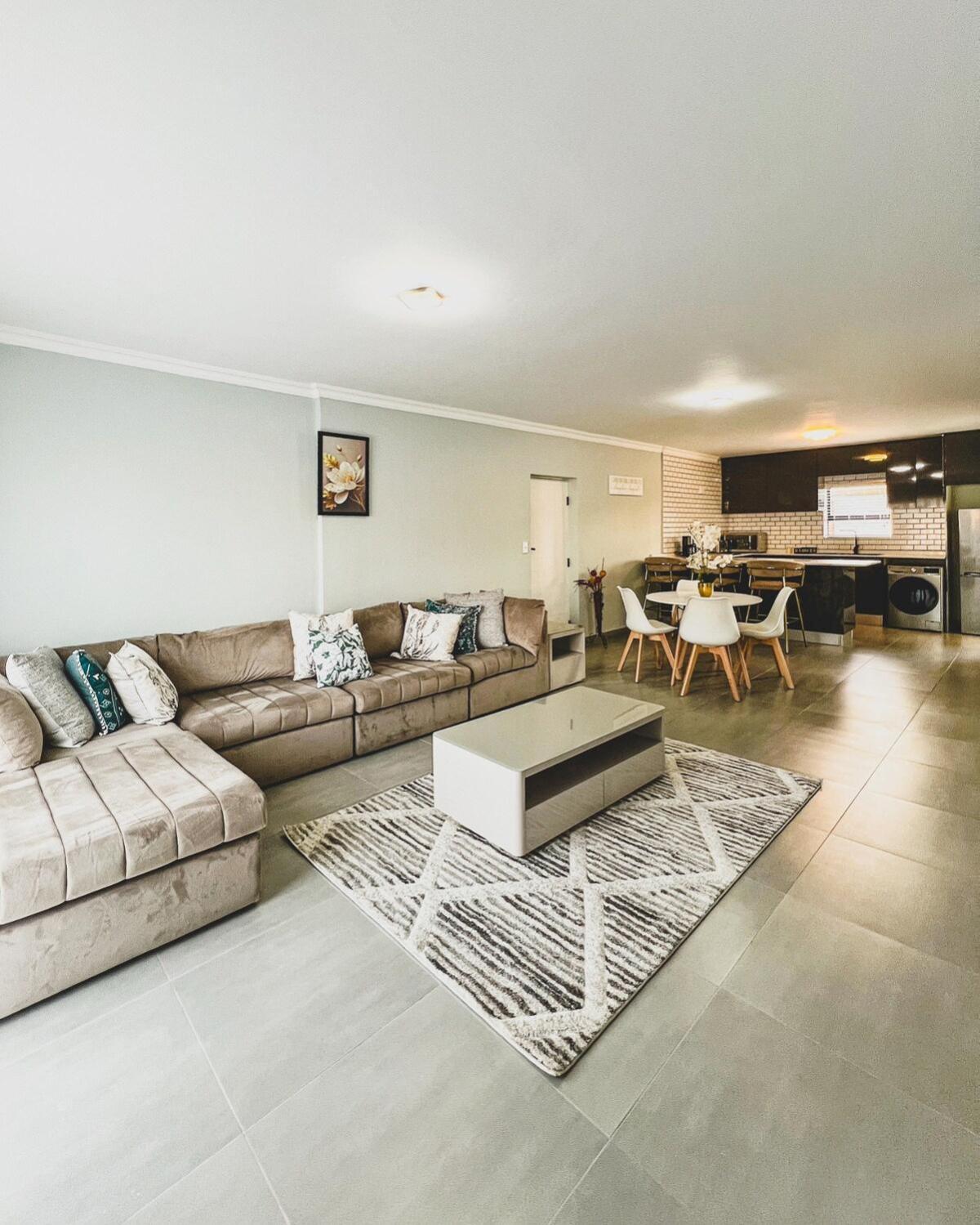 Hope Century Apartment *