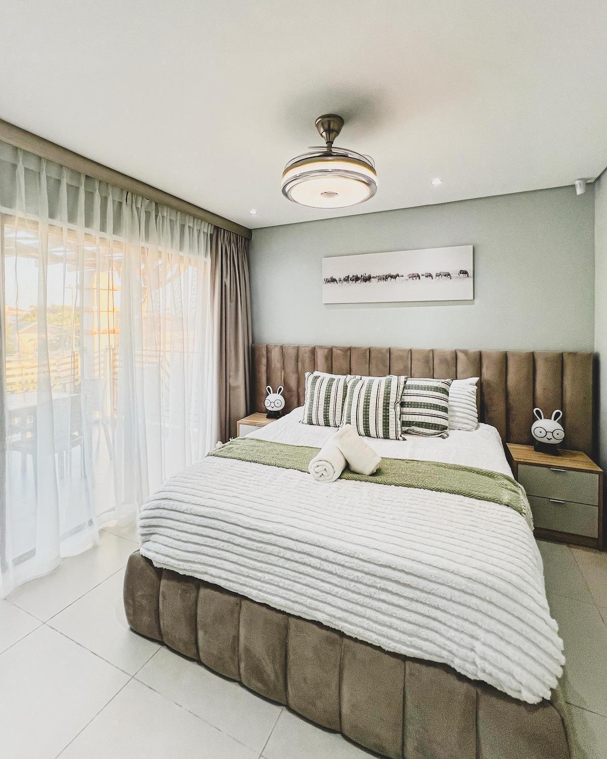 Hope Century Apartment *